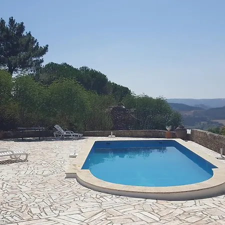 House In The Hills, Great View, Confort & Nature 度假居